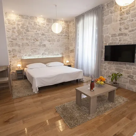 Tifani Luxury Gasthuis