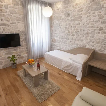 Tifani Luxury Gasthuis