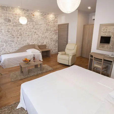 Tifani Luxury Gasthuis