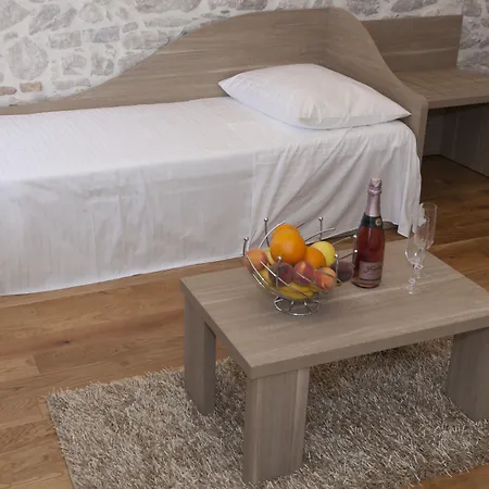 Tifani Luxury Split