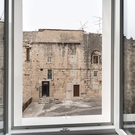 Tifani Luxury Affittacamere 4*