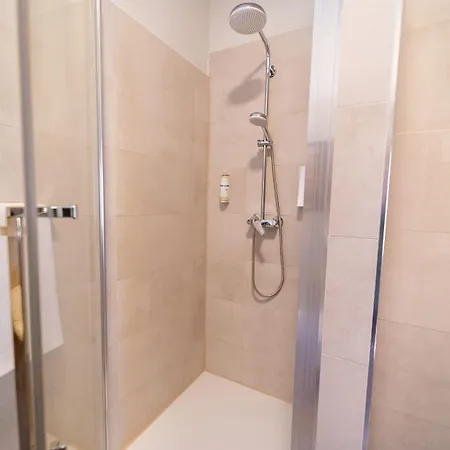 Tifani Luxury Split