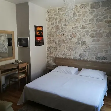 Tifani Luxury Pensionat 4*