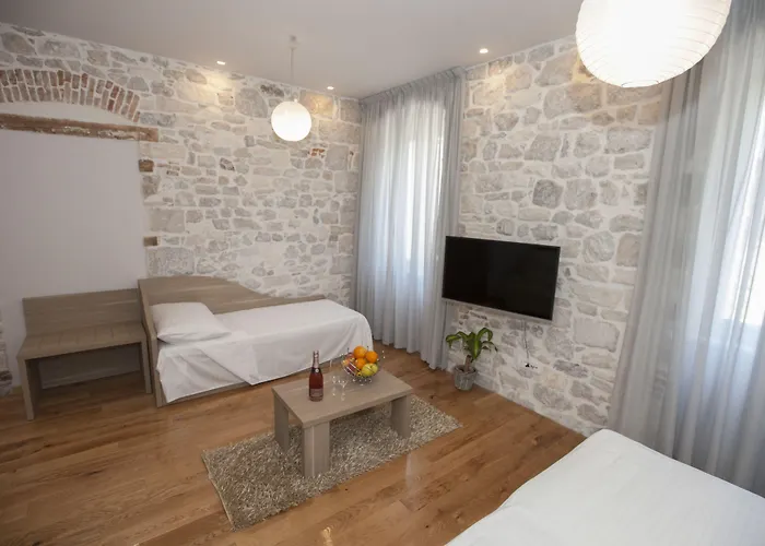 Konukevi Tifani Luxury 4*