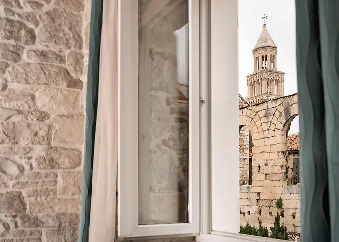 Konukevi Tifani Luxury 4*