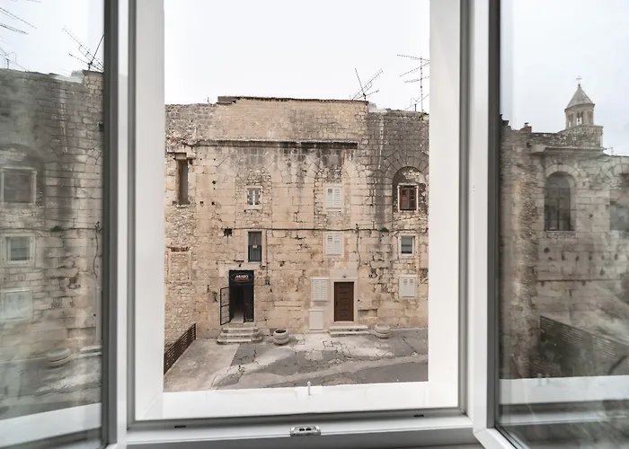 Tifani Luxury Konukevi 4*