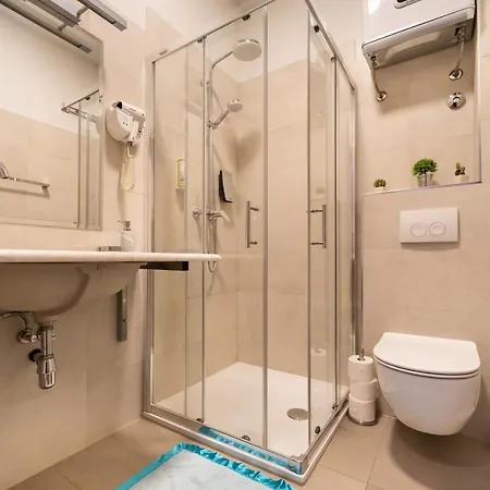 Pensión Tifani Luxury